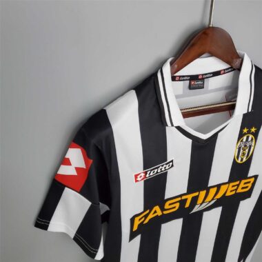 Juventus retro jersey 2001-2002