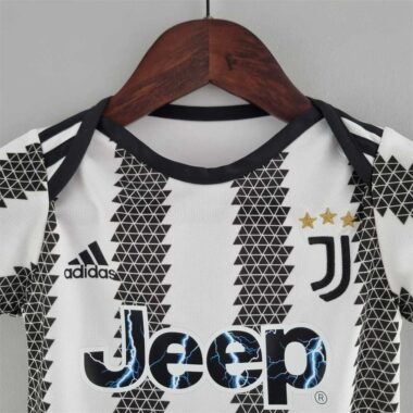 infant Juventus kit