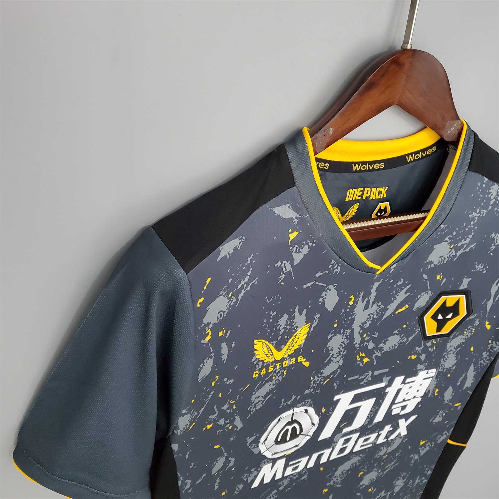 wolves away kit