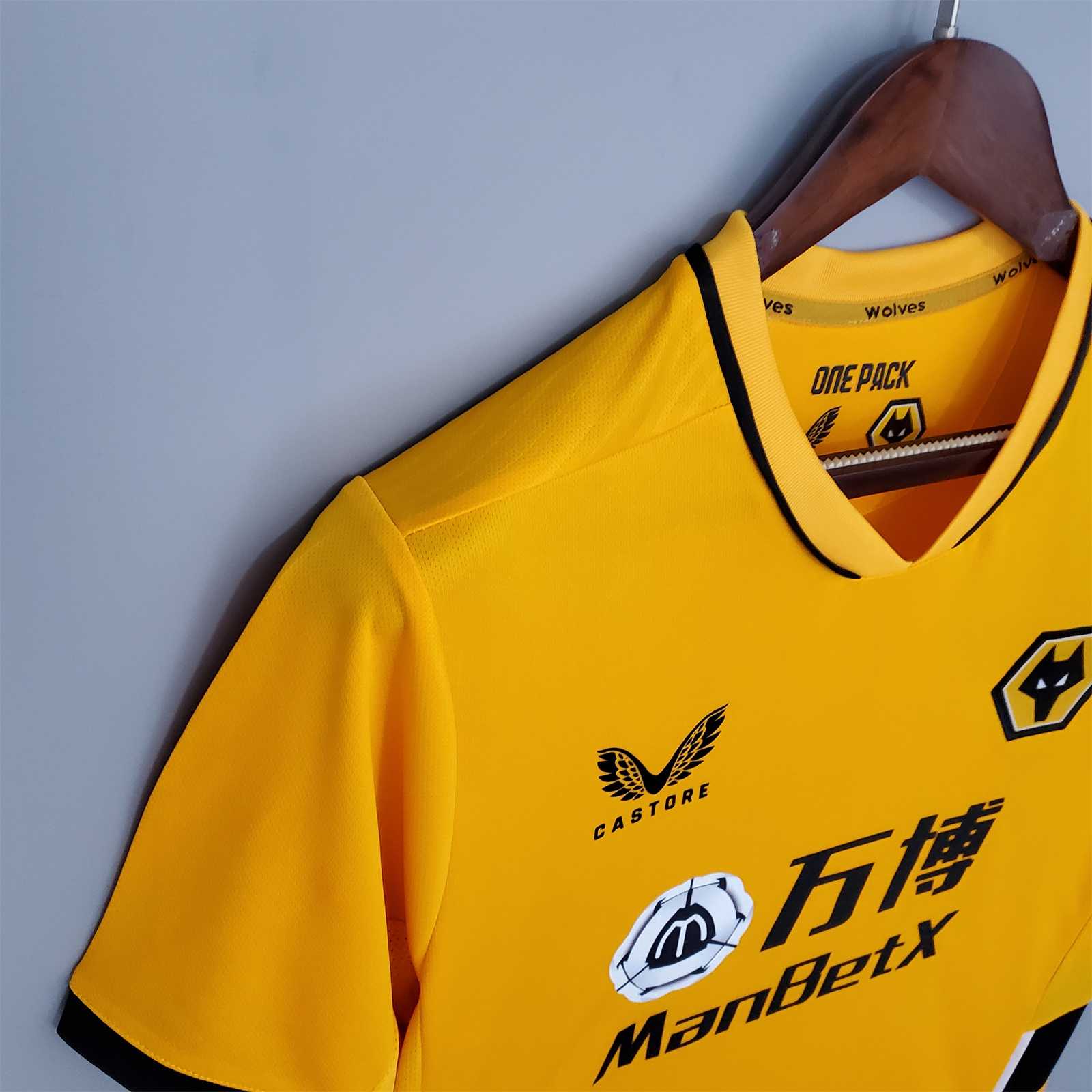 Wolves home kit 2021