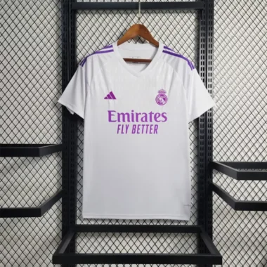 Real Madrid Goalkeeper Pink Jersey 2023/2024
