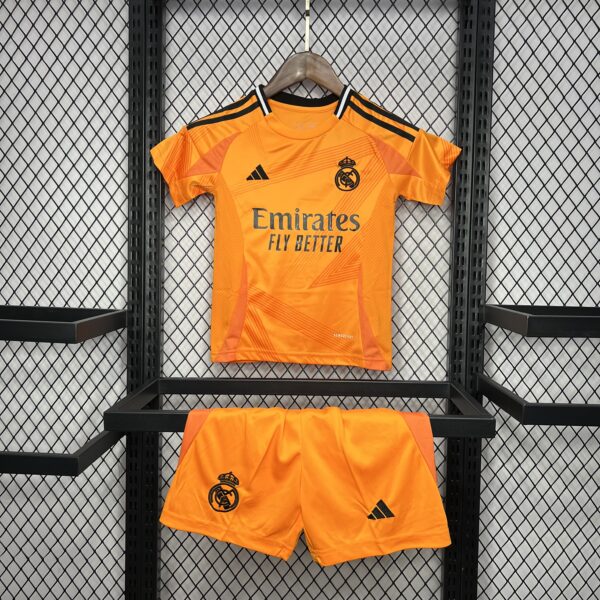RMA away kid kit 24-25